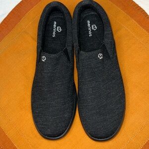 Merinos slip ons, Black size 9